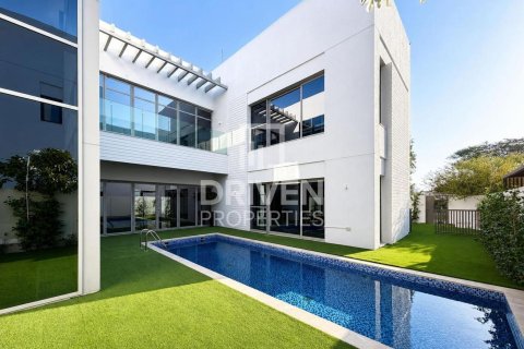 Villa de 5 dormitorios en District One, UAE No. 212127 2