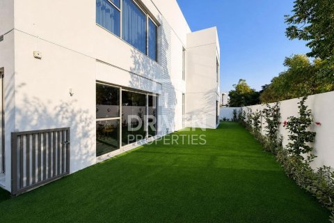 Villa de 5 dormitorios en District One, UAE No. 212127 23