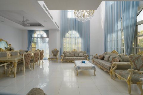 Villa de 7 dormitorios en Jumeirah, UAE No. 197611