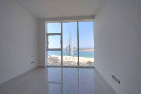 Apartment de 3 dormitorios en Corniche Road, UAE No. 49717 11