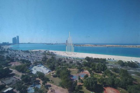 Apartment de 3 dormitorios en Corniche Road, UAE No. 49717