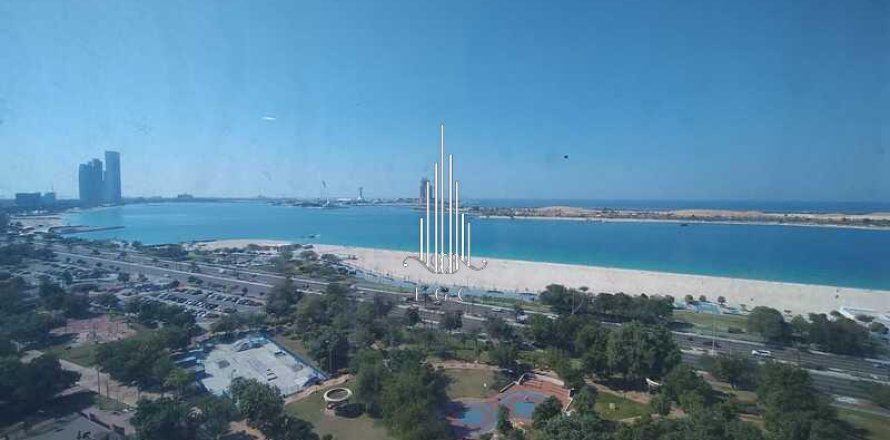 Apartment de 3 dormitorios en Corniche Road, UAE No. 49717