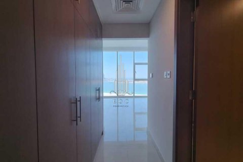 Apartment de 3 dormitorios en Corniche Road, UAE No. 49717 16