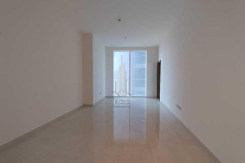 Apartment de 3 dormitorios en Corniche Road, UAE No. 49717 9