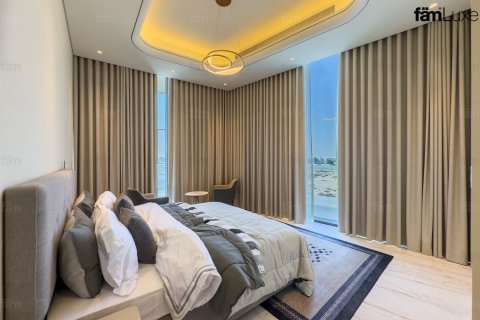 6 bedrooms Villa in Dubai, UAE No. 215940 9
