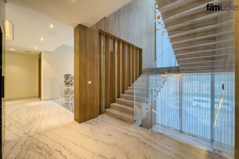 6 bedrooms Villa in Dubai, UAE No. 215940 17