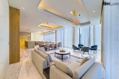 6 bedrooms Villa in Dubai, UAE No. 215940