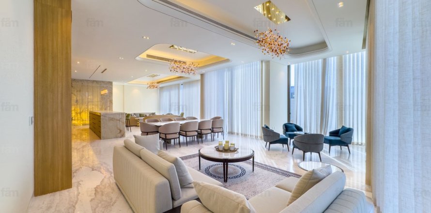 6 bedrooms Villa in Dubai, UAE No. 215940