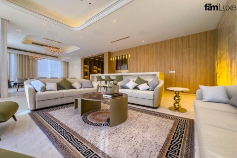 6 bedrooms Villa in Dubai, UAE No. 215940 19