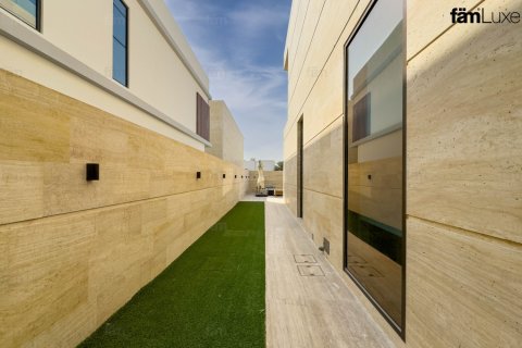 6 bedrooms Villa in Dubai, UAE No. 215940 12