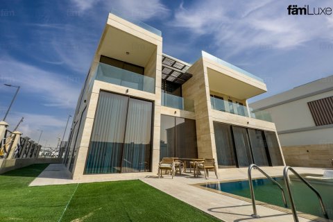 6 bedrooms Villa in Dubai, UAE No. 215940 4