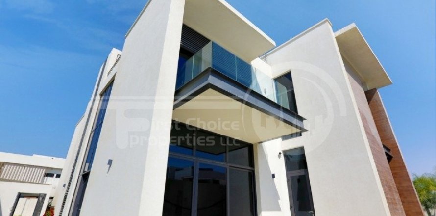 Villa de 4 dormitorios en  Yas Island, UAE No. 13338