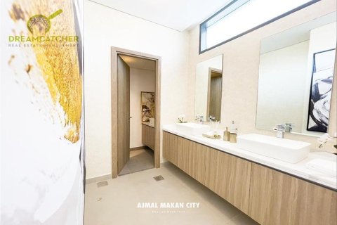 4 bedrooms Villa in Sharjah, UAE No. 34133 26