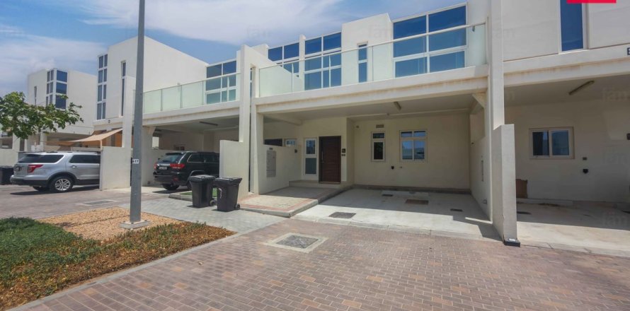 Townhouse de 3 chambres à Dubai, UAE No. 222076