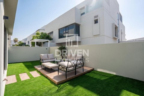 Villa de 3 dormitorios en Dubai, UAE No. 218273 25
