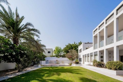 Villa de 5 dormitorios en Sector E, UAE No. 197751