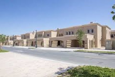 4 bedrooms Villa in Dubai, UAE No. 3916 6