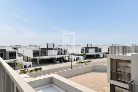 Villa de 3 dormitorios en Dubai South (Dubai World Central), UAE No. 214893