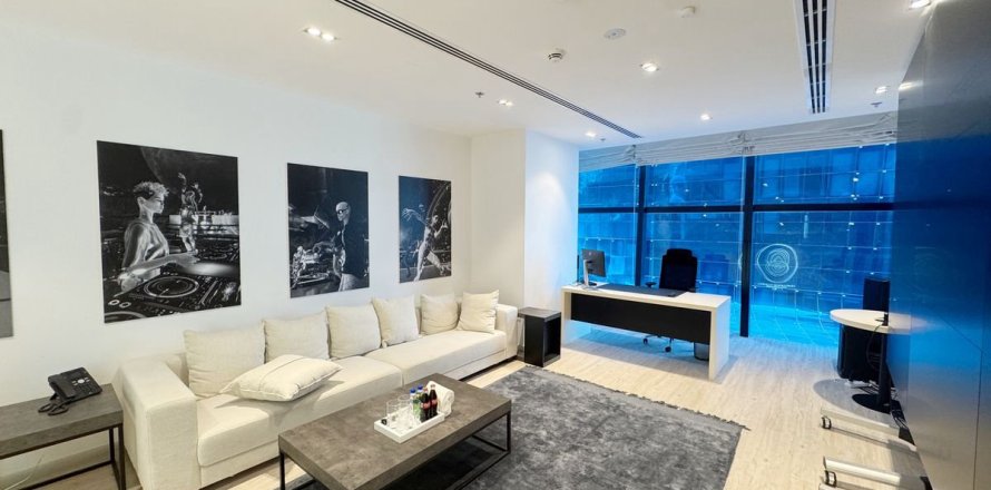 248m² Office in Business Bay, UAE No. 215758