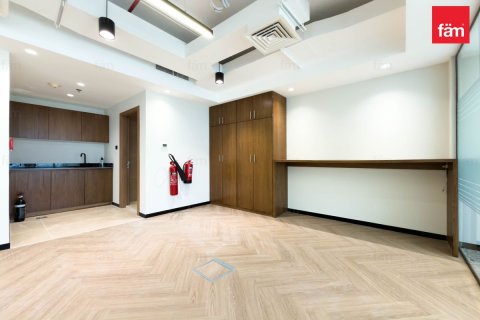 102m² Office in Dubai, UAE No. 216079 8