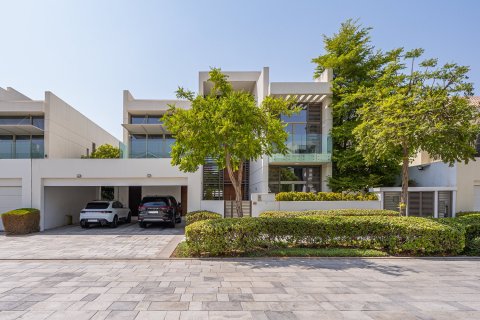 Villa de 5 dormitorios en District One, UAE No. 197802