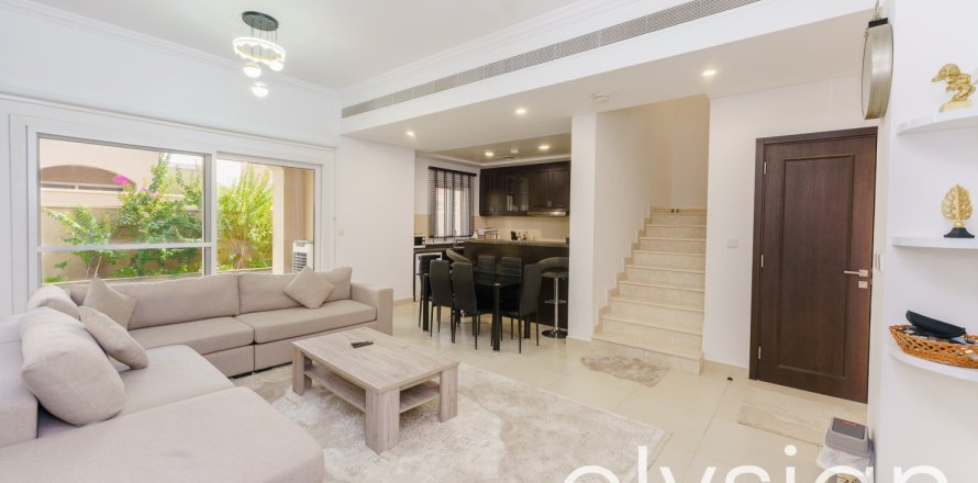 3 bedrooms Villa in Bella Casa, UAE No. 64675