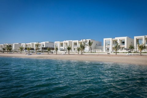 5 bedrooms Villa in Ras Al Khaimah, UAE No. 184002 3