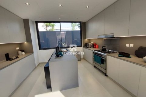 6 bedrooms Villa in Tilal City, UAE No. 10882 3