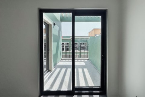 Townhouse de 4 dormitorios en Damac Lagoons, UAE No. 221688 9