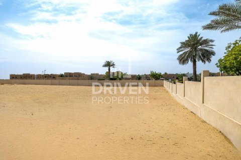 2605.74m² Land in Sector E, UAE No. 225211 7