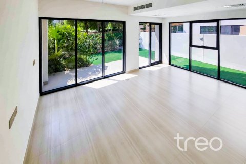 Townhouse de 4 dormitorios en DAMAC Hills (Akoya by DAMAC), UAE No. 225038 3
