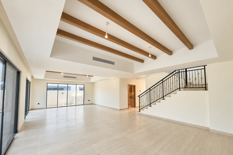 Villa de 6 dormitorios en Damac Lagoons, UAE No. 221203 3