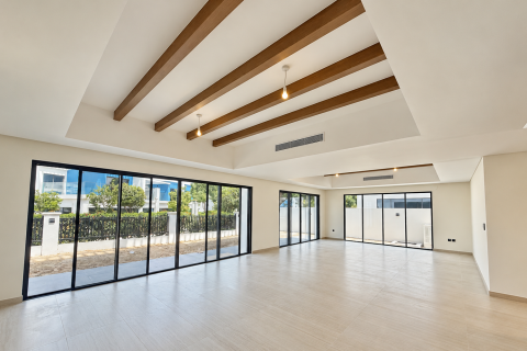 Villa de 6 dormitorios en Damac Lagoons, UAE No. 221203 4