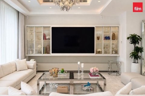 Villa de 7 dormitorios en Jumeirah Islands, UAE No. 205549 9