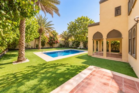 Villa de 5 chambres à Jumeirah Islands, UAE No. 224588