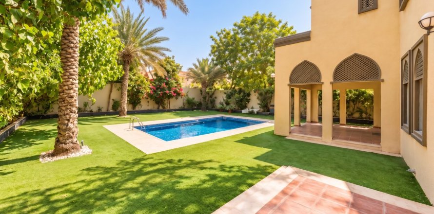 Villa de 5 chambres à Jumeirah Islands, UAE No. 224588