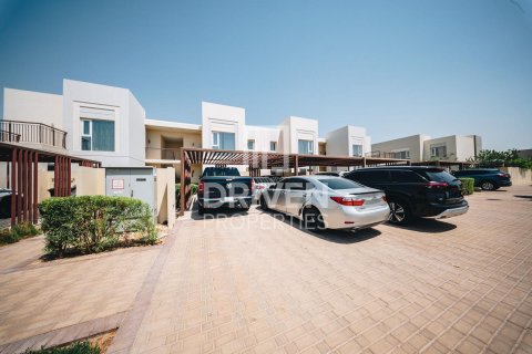 2 bedrooms Apartment in EMAAR South, UAE No. 212080 9