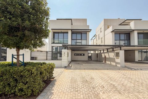 Вилла с 6 спальнями в Sharjah Waterfront City, ОАЭ №218759
