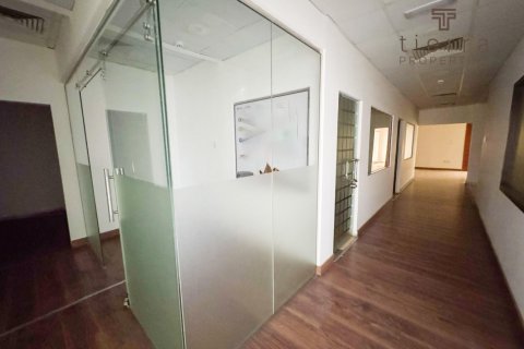 1672.2m² Warehouse in Al Qusais Industrial Area, UAE No. 48811 7
