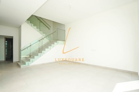 Villa de 4 dormitorios en Al Furjan, UAE No. 224341 8