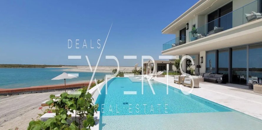 6 bedrooms Villa in Abu Dhabi, UAE No. 208093