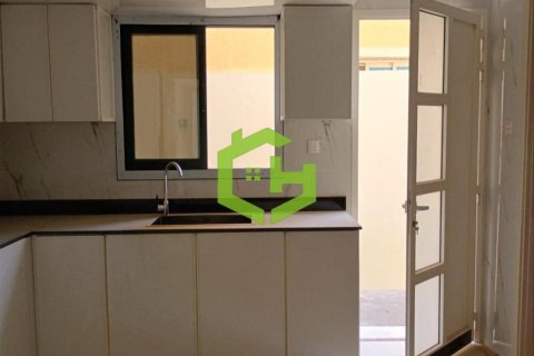 5 bedrooms Villa in Al Yasmeen, UAE No. 105133 12