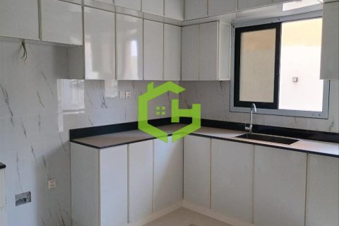 5 bedrooms Villa in Al Yasmeen, UAE No. 105133 11