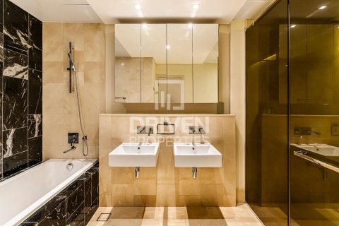 Apartment de 3 dormitorios en The Crescent, UAE No. 217618 21