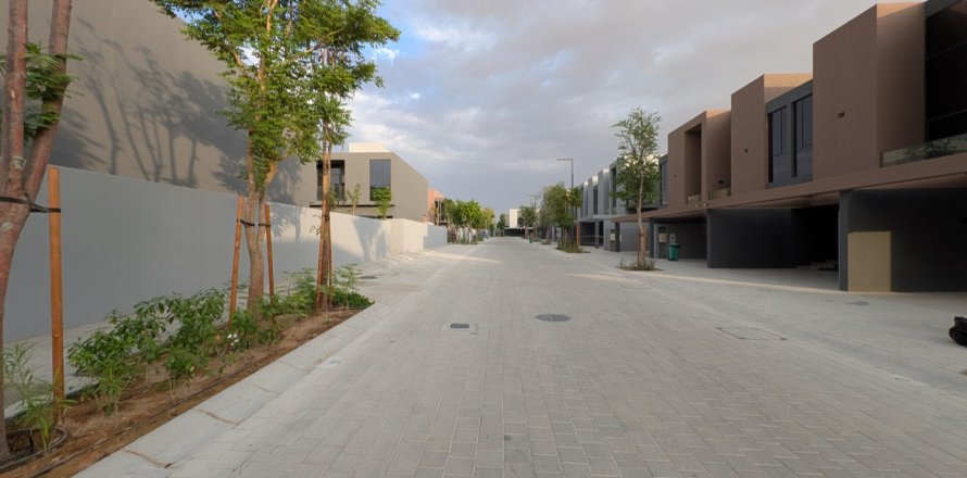 2 غرف نوم تاون هاوس في Tilal City, الإمارات العربية المتحدة رقم 204811