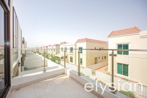 Villa de 4 chambres à District 11, UAE No. 64691 17