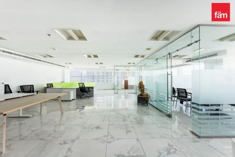 157.4m² Office in Dubai, UAE No. 216439