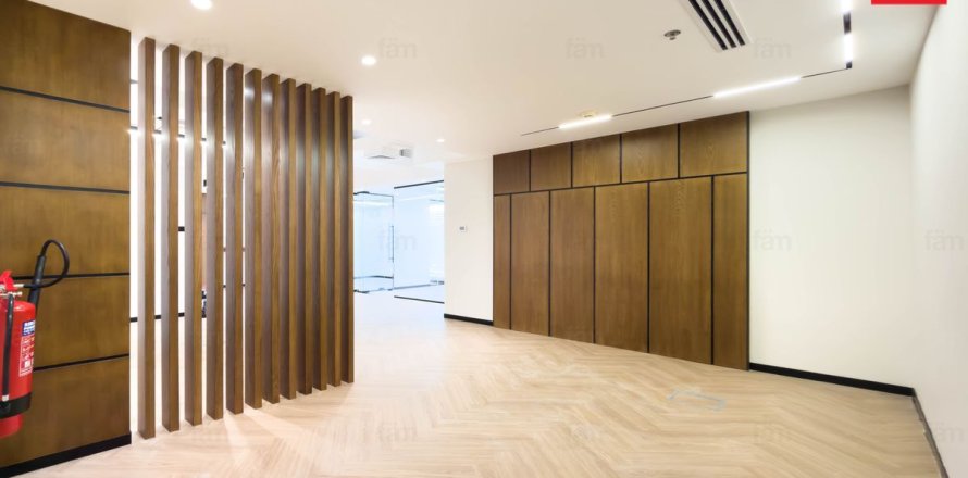 102m² Office in Dubai, UAE No. 216083