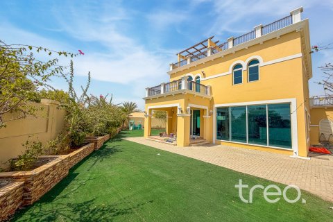 Villa de 4 chambres à Legacy, UAE No. 222760