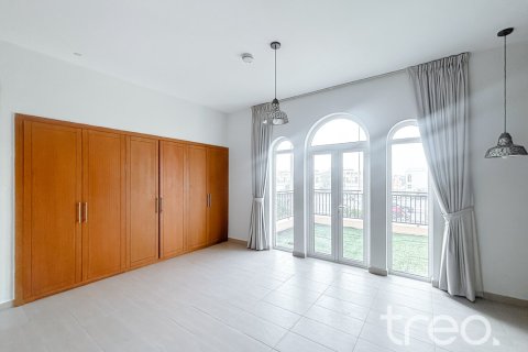 Villa de 4 chambres à Legacy, UAE No. 222760 4